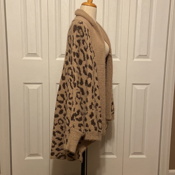 Anthropologie Akemi Kim super soft sweater kimono - Picture 4 of 9